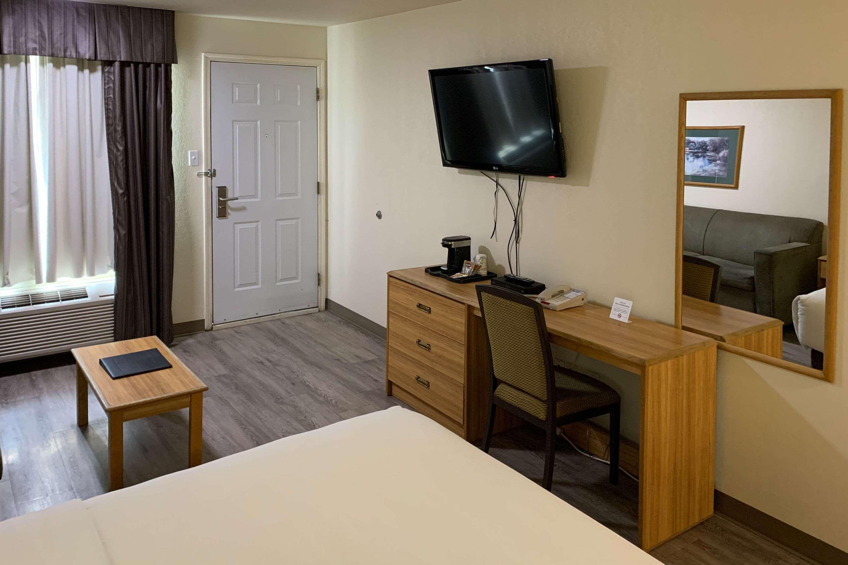 Super 8 By Wyndham Greensburg Εξωτερικό φωτογραφία