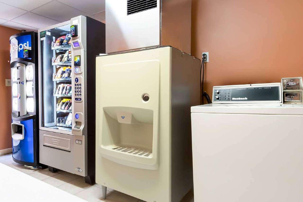 Super 8 By Wyndham Greensburg Εξωτερικό φωτογραφία