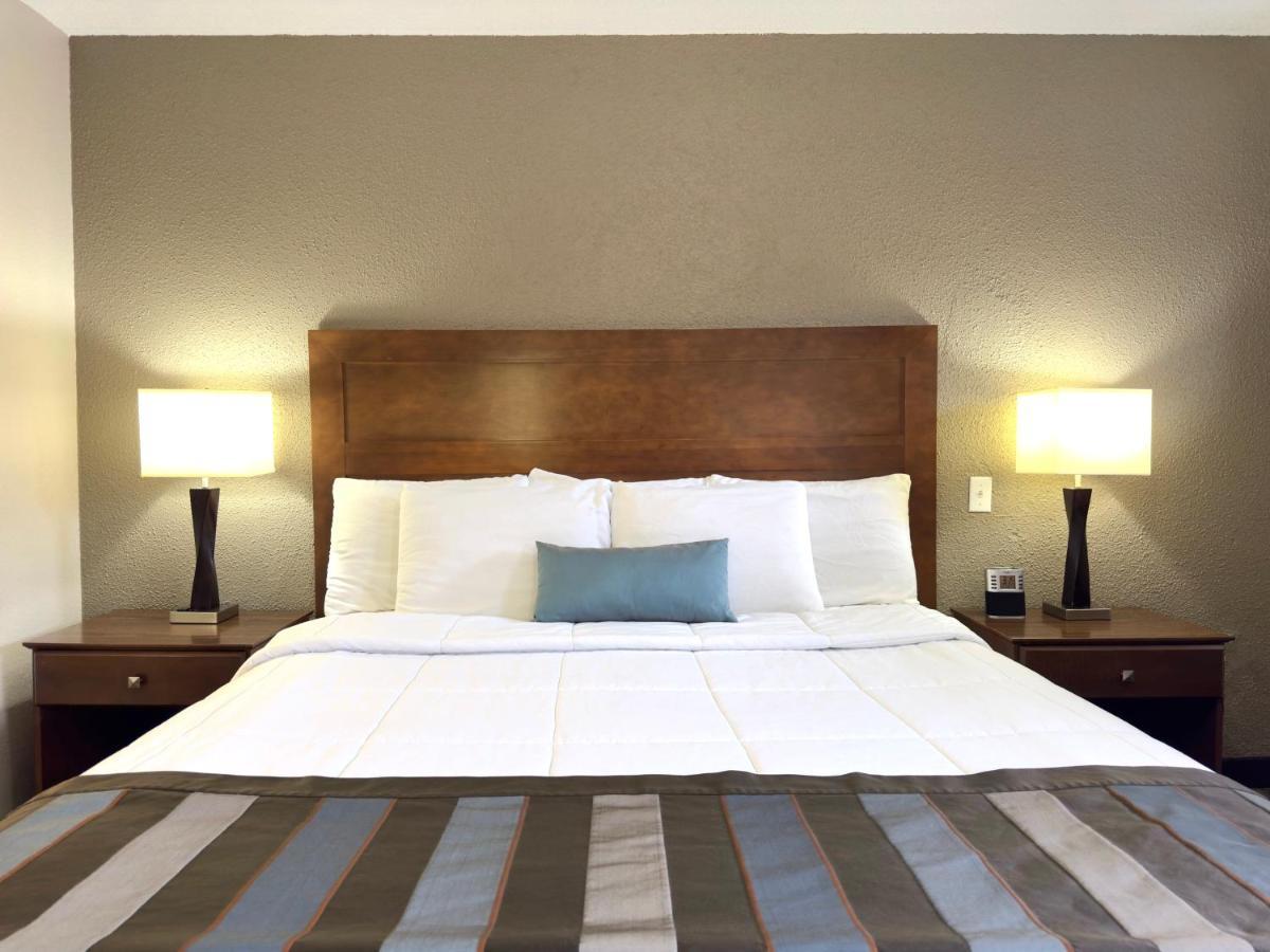 Super 8 By Wyndham Greensburg Εξωτερικό φωτογραφία